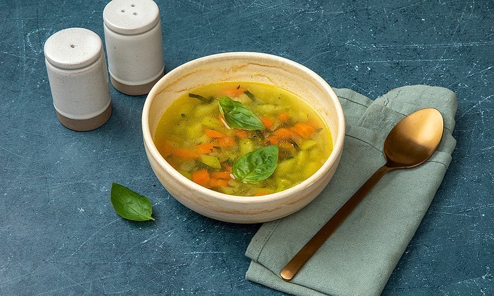 Итальянский овощной суп с базиликом